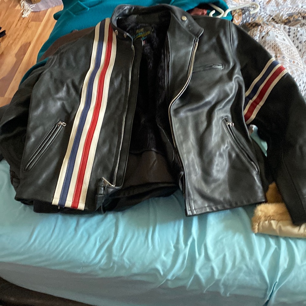A Men’s leather bomber jacket